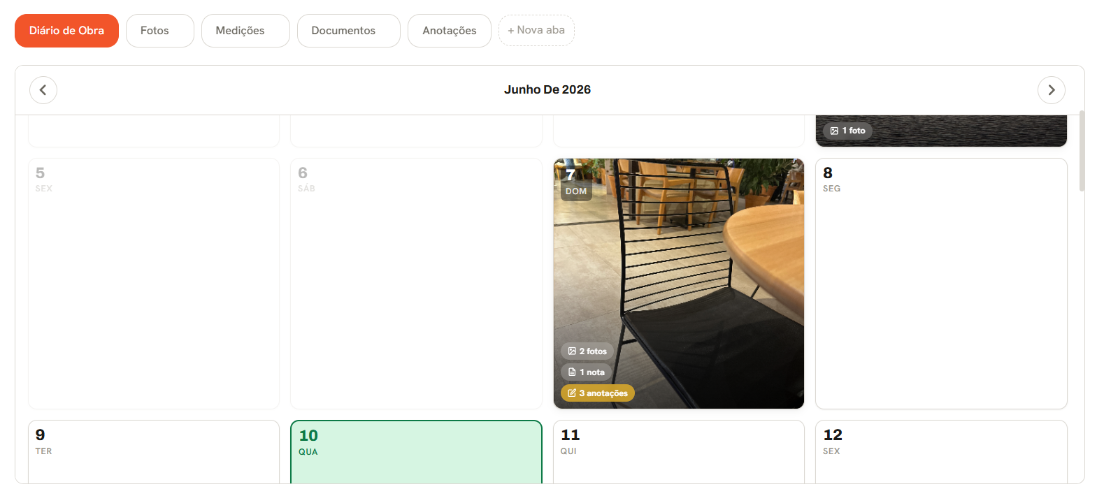 Diário de Obra — calendário com fotos e anotações por dia